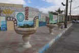 گلدان‌ و صندلی های سنگی زینت بخش شهر بافق