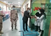 مدافعان بافقی حرم حضرت زینب سلام الله علیها با حضور در بیمارستان بافق از مدافعان سلامت  تقدیر کردند