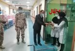 مدافعان بافقی حرم حضرت زینب سلام الله علیها با حضور در بیمارستان بافق از مدافعان سلامت  تقدیر کردند